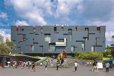 ⑥廣東省博物館 主體的設(shè)計(jì)外觀呈方正的玲瓏盒形,分為歷史館、自然館、藝術(shù)館和臨展館四大部分。