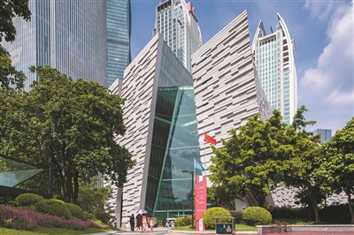 ⑦廣州圖書(shū)館 采取東西走向、南北塔樓、獨(dú)特的“之”字優(yōu)雅體造型,寓意書(shū)籍的重疊和歷史文化的沉積。