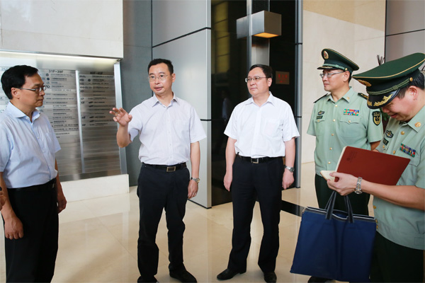 溫國輝帶隊突擊檢查安全生產