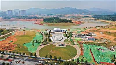 環湖總部經濟帶動工暨穗港澳通用航線啟動活動主會場航拍圖。