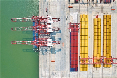 廣州港南沙港區(qū)四期 全自動(dòng)化碼頭投入運(yùn)行