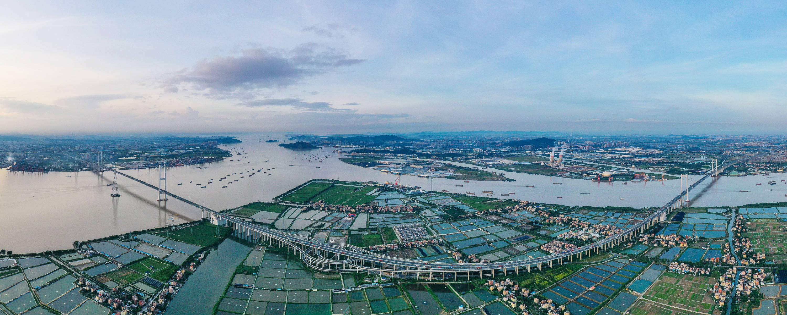 通關后首批香港團走訪考察南沙 28家香港商協會參加