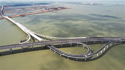 南中高速萬頃沙海上互通全面貫通 全線計(jì)劃年內(nèi)建成通車
