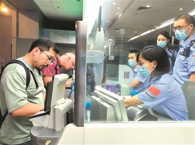 南沙口岸迎來首批144小時過境免簽外國旅客