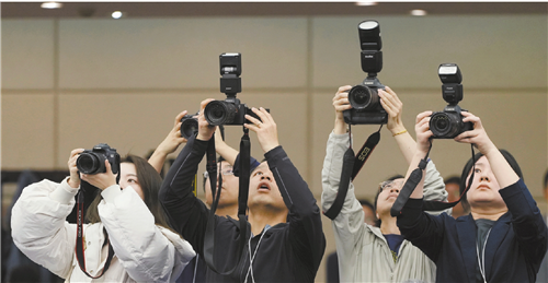 十四屆全國(guó)人大三次會(huì)議廣東代表團(tuán)舉行開放團(tuán)組活動(dòng)