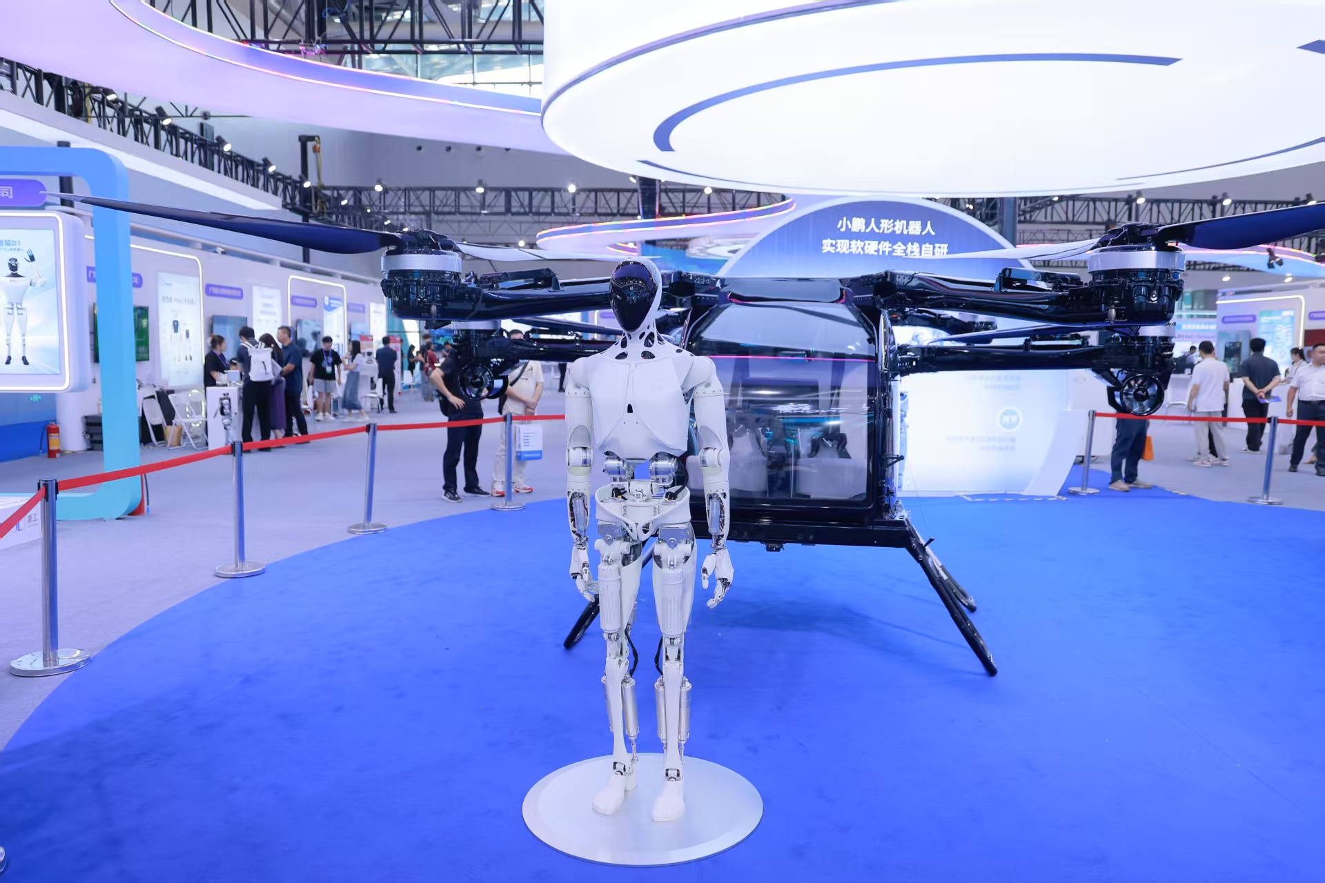 主題展區:廣州小鵬汽車科技有限公司全新一代人形機器人IRON.png