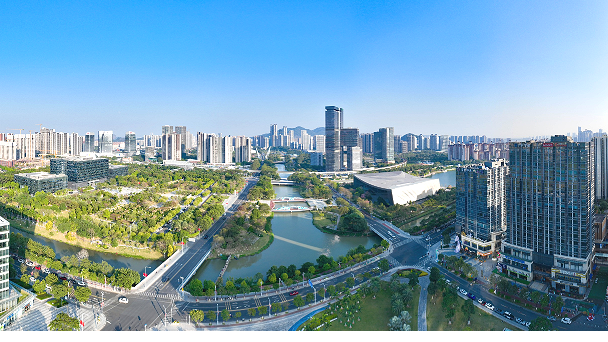 今年上半年經(jīng)南沙口岸進(jìn)出口貨物總值同比增長(zhǎng)21.7%